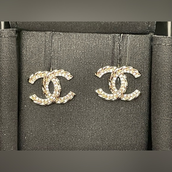 Authentic Chanel 2023 studs! Never worn! Bag included! - Picture 2 of 11